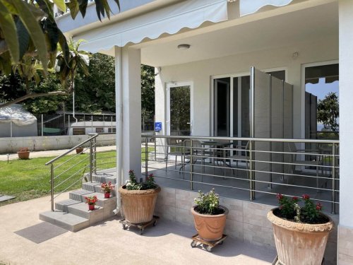 4 R entrance